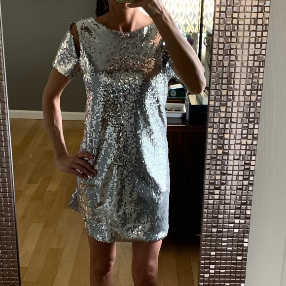 Silver short sleeve sequin dress - Picture 4 of 8